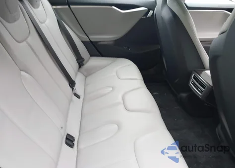 2015 Tesla Model S 70D/85D/P85D z USA, uszkodzony, nr VIN 5YJSA1E29FF110528